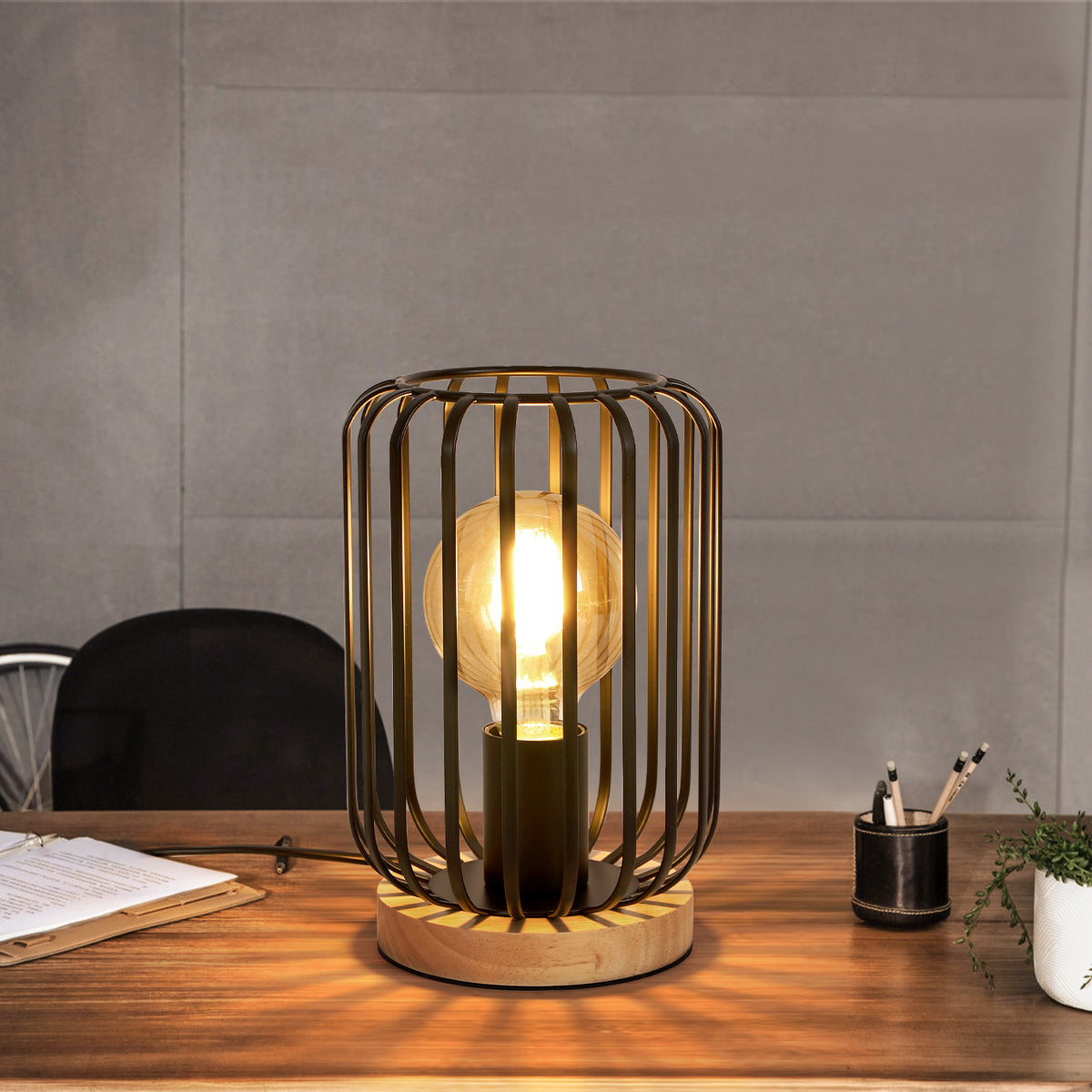 Lampe de Table Moderne en Métal et Bois avec Abat-Jour Ajouré